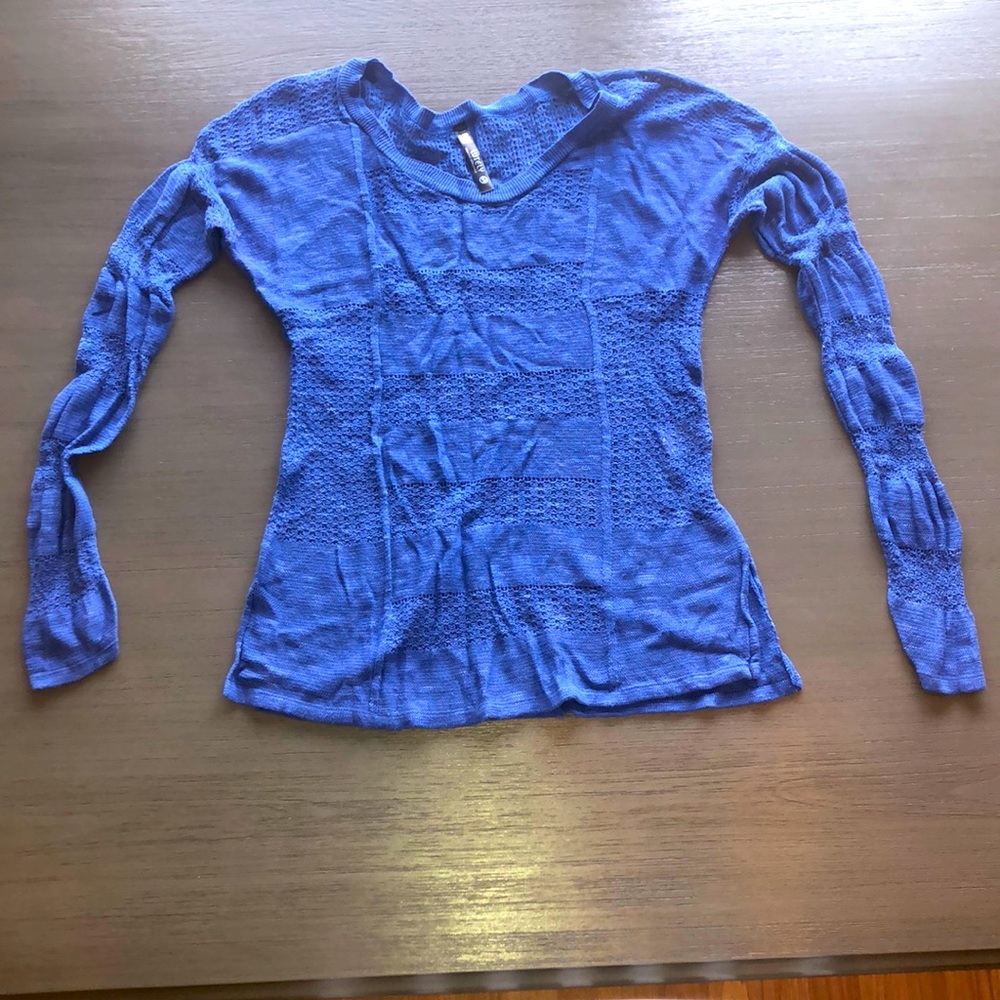 GUC Absolutely Shirt Great Mesh like details Sz S